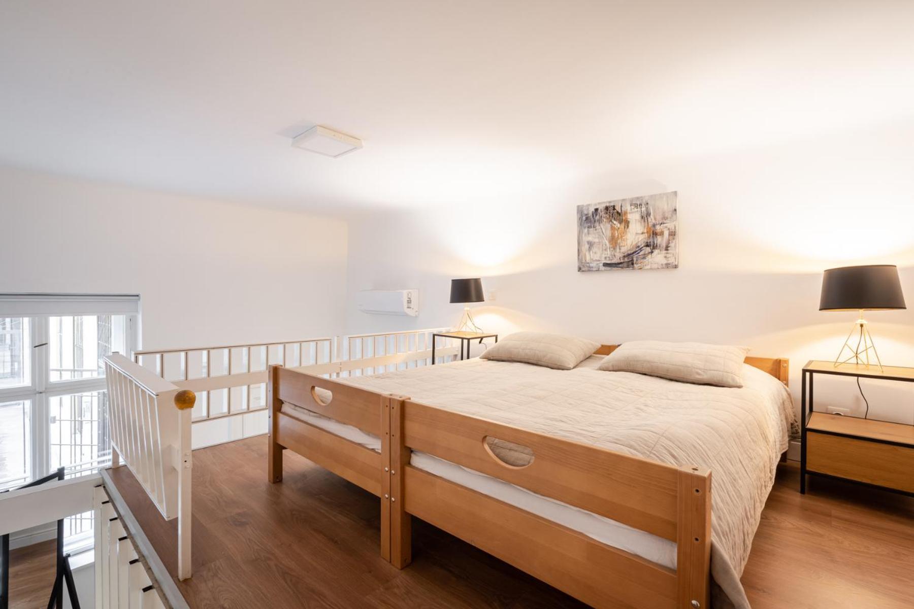 Classical With Modern Style Downtown! Apartament *