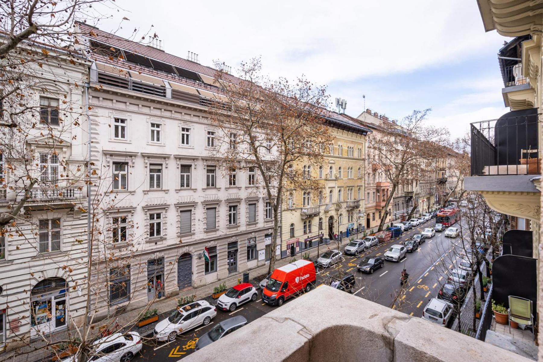 Classical With Modern Style Downtown! * Budapesta